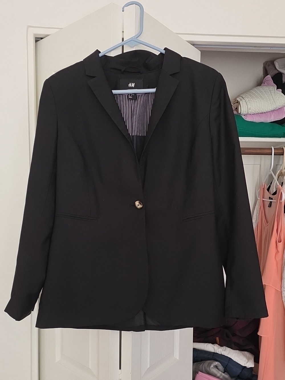 H&M Black Single-Button Blazer with Notch Lapel